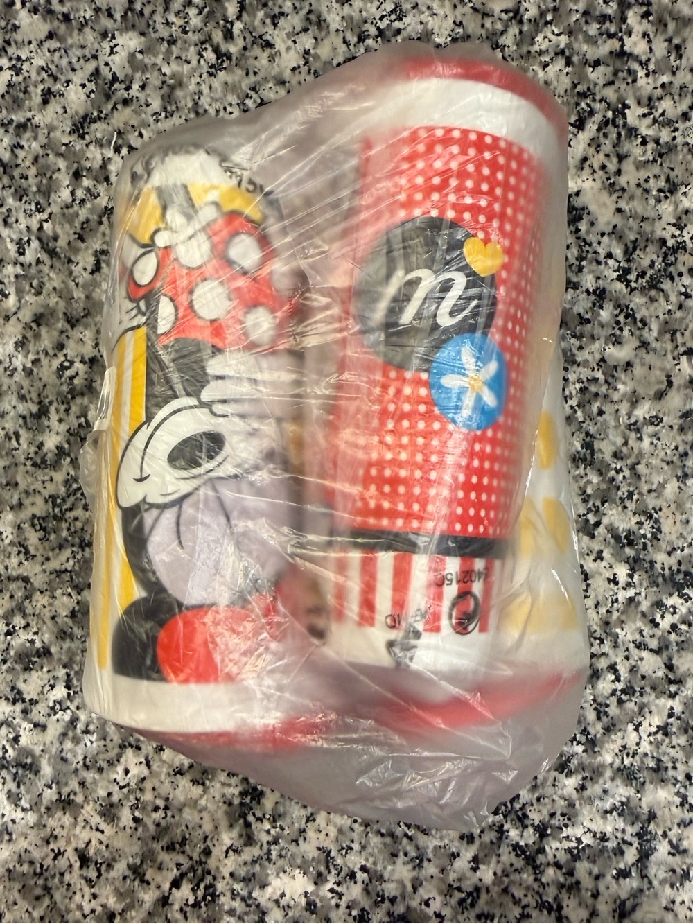 Tupperware Disney Minnie Rocks the Dots Tumblers with Lids - Set of 4, 16 oz - Picture 3 of 7